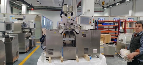 Servo Control Máquina de cápsula macia para produção 1-10rpm Velocidade de rolagem por rolagem 380V/50Hz Fornecimento de energia